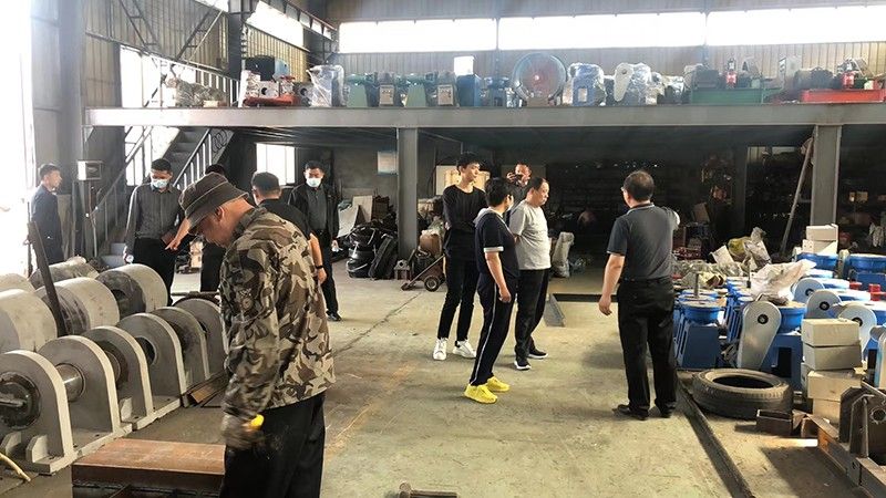 董事長(zhǎng)外地考察